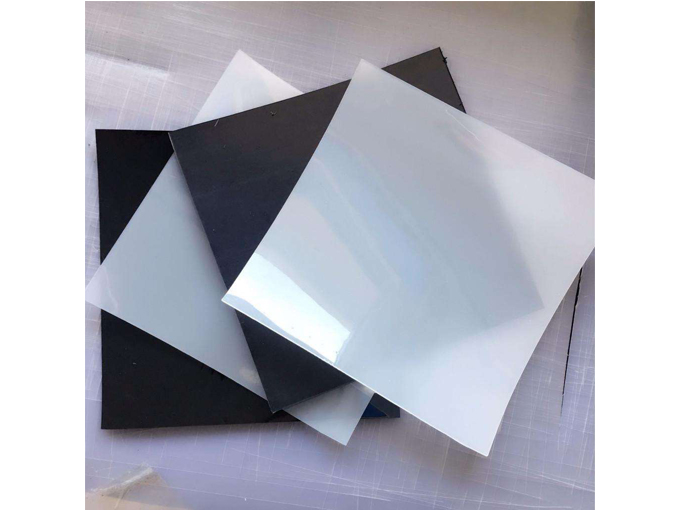 为什么要选择使用抗老化土工膜？